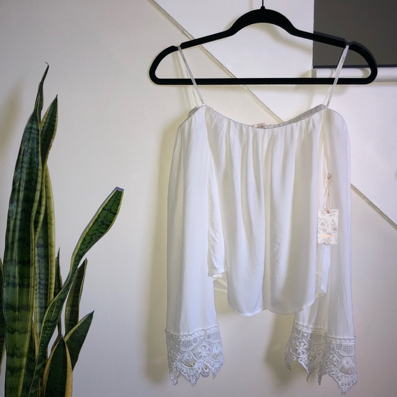 Forever 21 Off Shoulder Bell Lace Sleeve Top - Picture 2 of 5